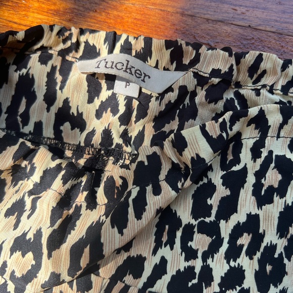 Tucker Silk leopard print joggers - Picture 3 of 3